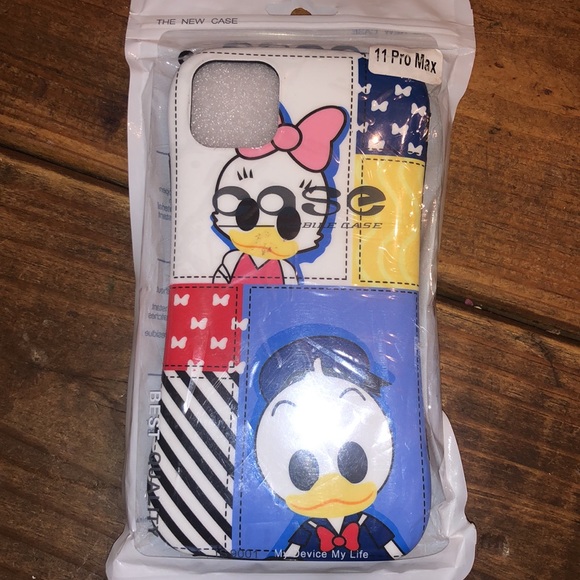 Disney 11 Pro Max case with lanyard - Picture 5 of 6